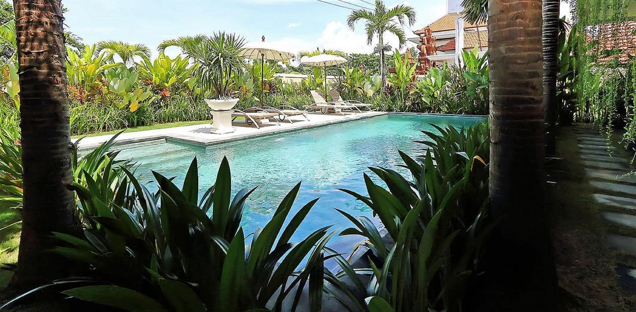 Indah Homestay Seminyak Exterior foto